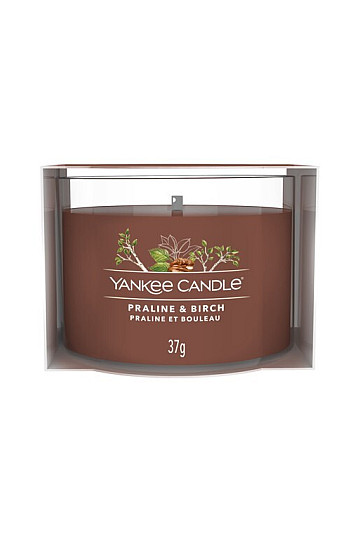 sveča YANKEE CANDLE dišava PRALINE &amp; BREZA V KOZARCU 37g
