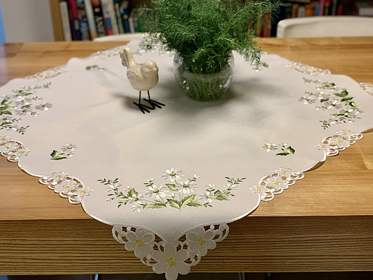 Vezen prt in šal MARJETICA