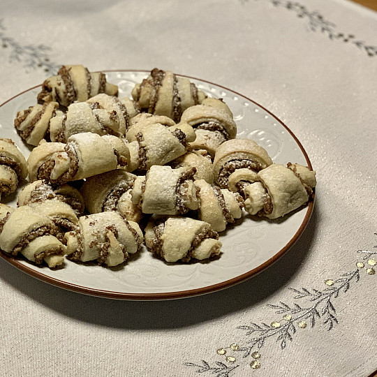 Vezen božični prt in šal SREBRNA MEGLICA