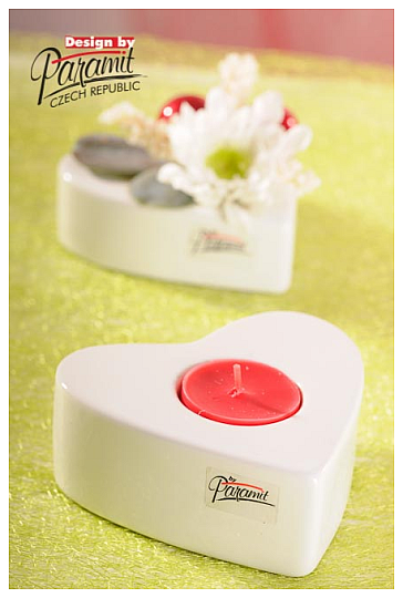 SVEČNIK V OBLIKI SRCA BEL