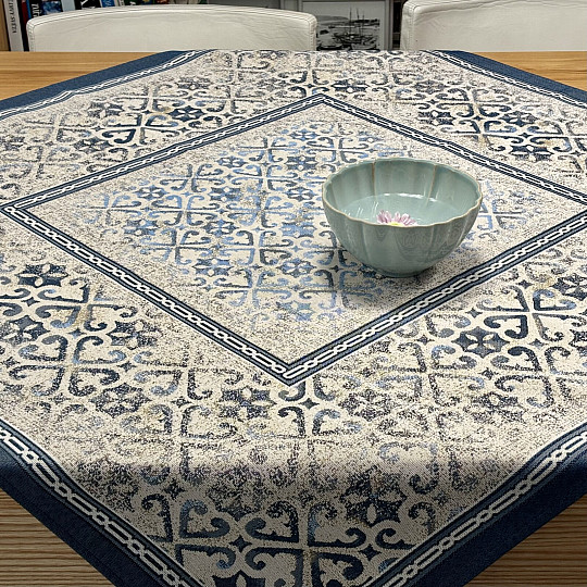 Tapiserijski prt in šal MODRI ORNAMENT