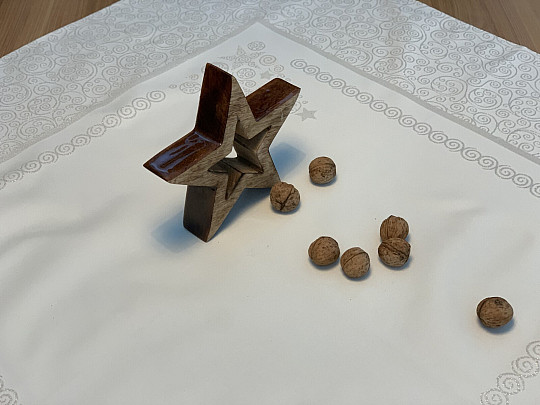 Božični prt ORNAMENT srebrn natur