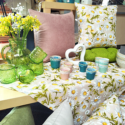 Pomladno cvetje, polno barv in vonjev