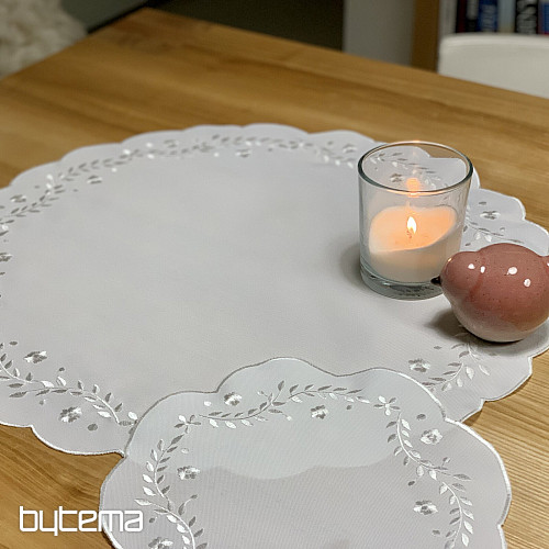 Prt in šal BELI CVETOVI vezen