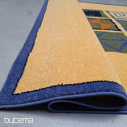 Moderna preproga z geometrijskim vzorcem