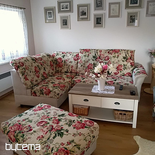 Blago za gobelin VELIKA KREMNA VRTNICA