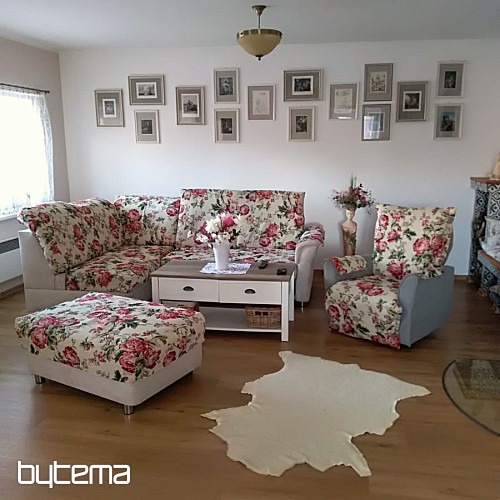 Blago za gobelin VELIKA KREMNA VRTNICA